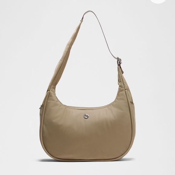 LULULEMON ATHLETICA City Essentials Shoulder Bag in FAWN BROWN - Picture 1 of 9